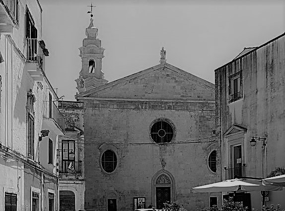 582px-Noci_chiesa_madre_esterno_01.jpg